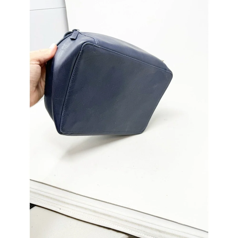 BÉIS The Cosmetic Case Faux Leather Travel Makeup Organizer Beauty Bag Navy